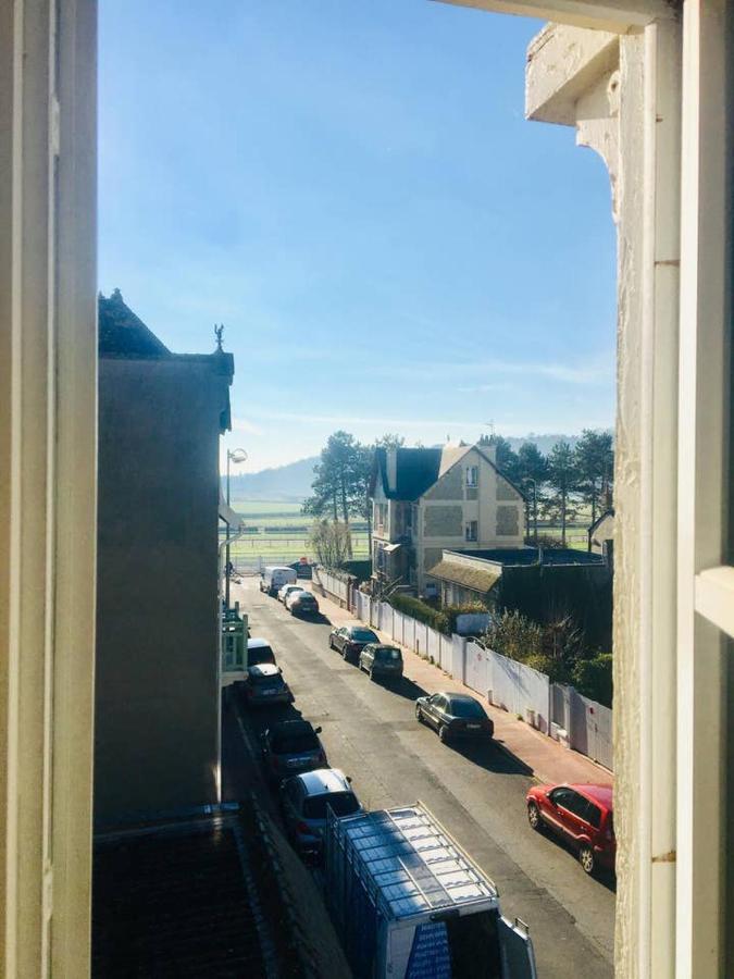 Appartement En Plein Centre De Deauville 2Eme Eksteriør billede